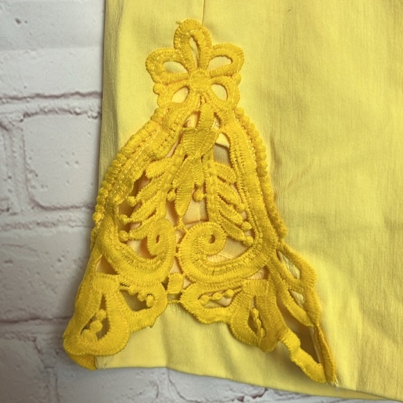 Bella Rose Yellow Stretch Skort with Crochet Details - Picture 3 of 9